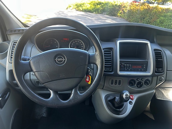 Opel Vivaro 14 of 25