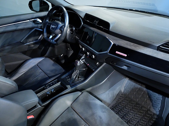Audi Q3 7 of 13