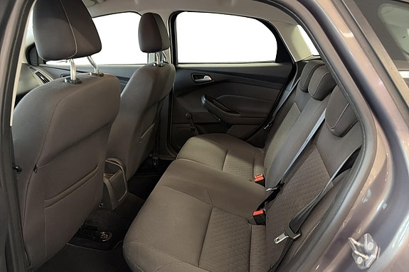 Ford Focus 10 of 15