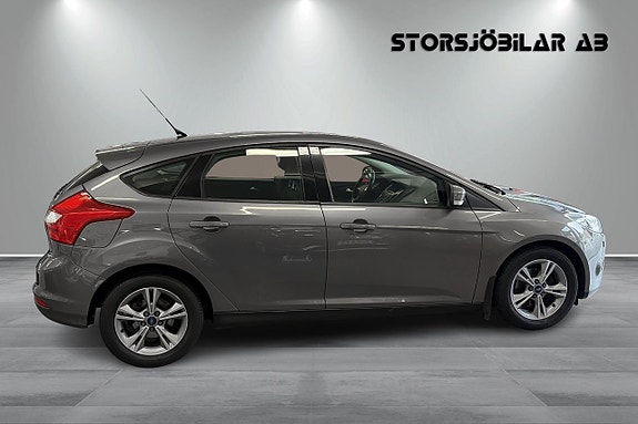 Ford Focus 2 of 15