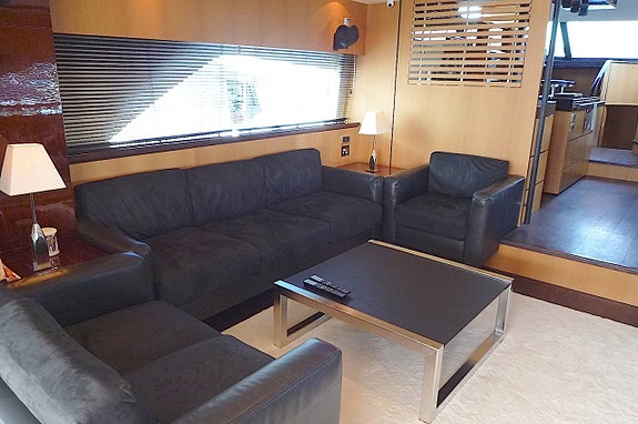 Fairline Squadron 78 2008 Caterpillar C32 Acert 6 of 12