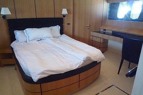 Fairline Squadron 78 2008 Caterpillar C32 Acert 11 of 12