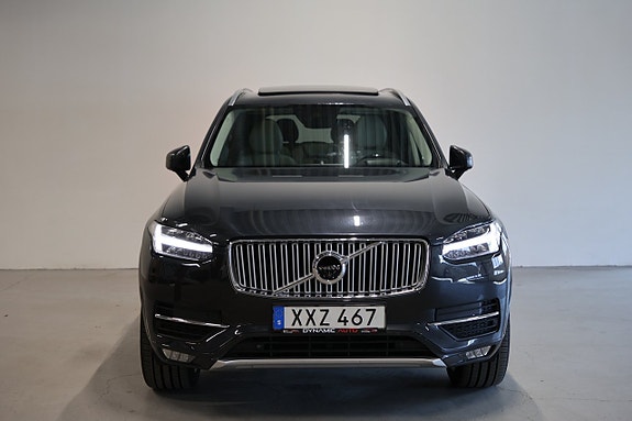 Volvo XC90 3 of 27