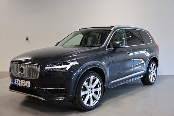 Volvo XC90 2 of 27