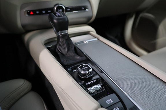 Volvo XC90 26 of 27