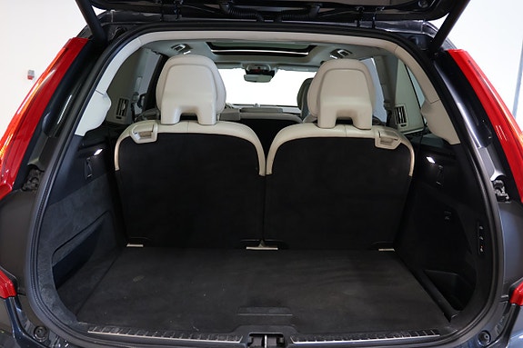 Volvo XC90 17 of 27