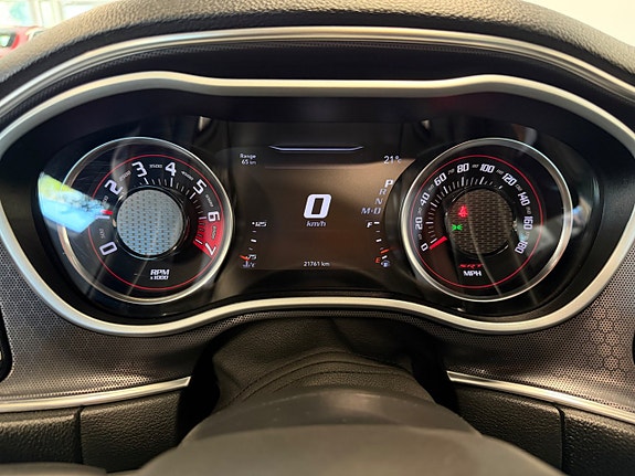 Dodge Challenger 8 of 18