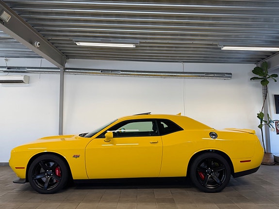 Dodge Challenger 3 of 18