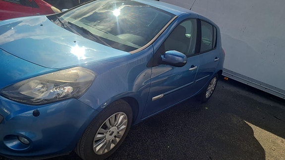 Renault Clio 2 of 7