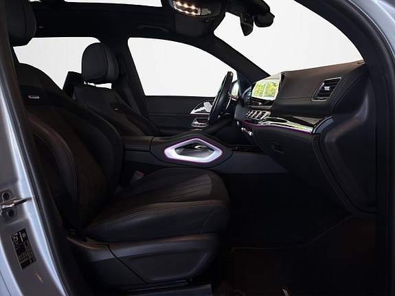 Mercedes-Benz GLS63 16 of 25