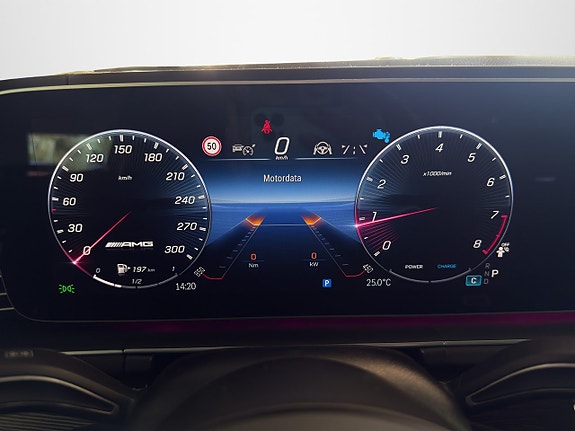 Mercedes-Benz GLS63 13 of 25