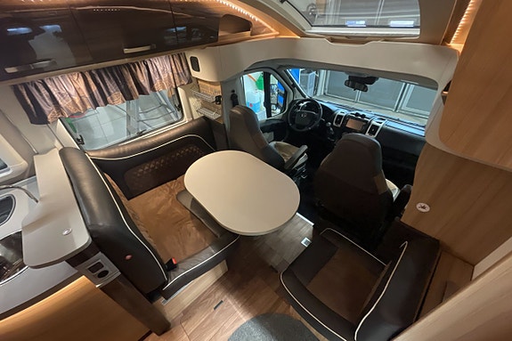 Knaus 700 MEG Platinum Selection 7 of 18