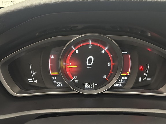 Volvo V40 21 of 28
