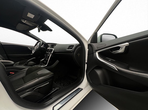 Volvo V40 10 of 28