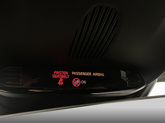 Volvo V40 27 of 28