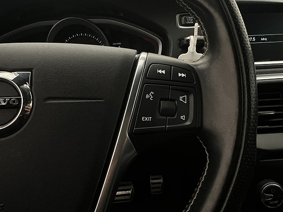 Volvo V40 19 of 28