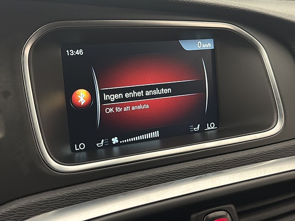 Volvo V40 22 of 28