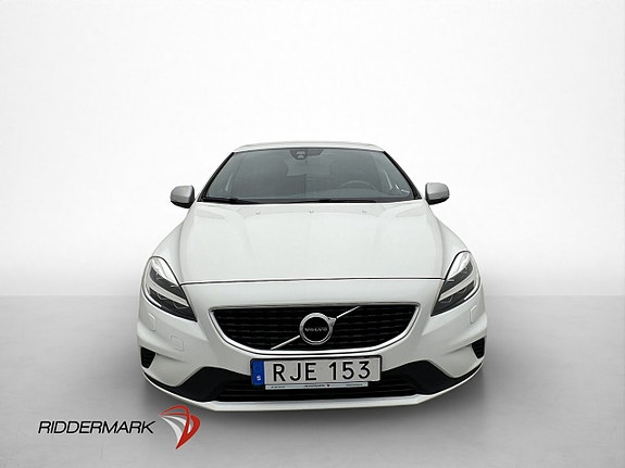 Volvo V40 2 of 28