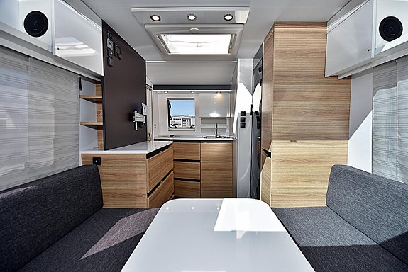 Adria 391 LH Action Sport, Långbäddar 10 of 21