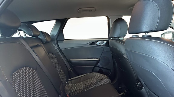 Kia Ceed 5 of 9