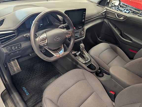 Hyundai IONIQ 6 of 11