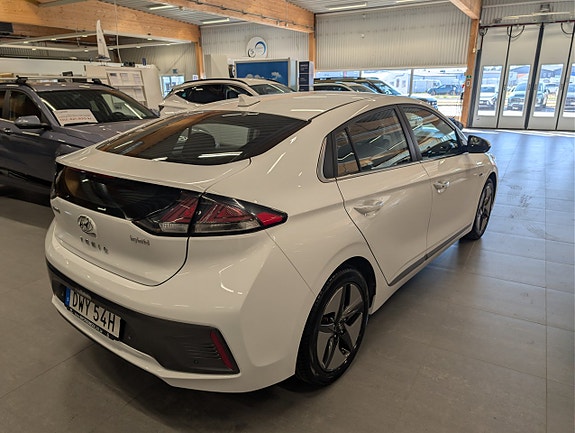 Hyundai IONIQ 3 of 11