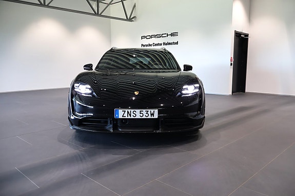Porsche Taycan 5 of 22