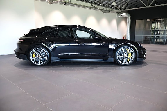 Porsche Taycan 7 of 22