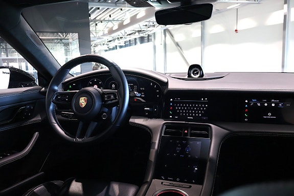 Porsche Taycan 3 of 22