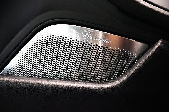 Porsche Taycan 22 of 22