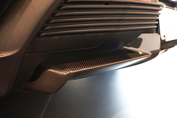 Porsche Taycan 11 of 22
