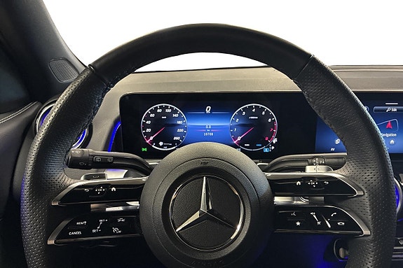 Mercedes-Benz GLB200 6 of 21