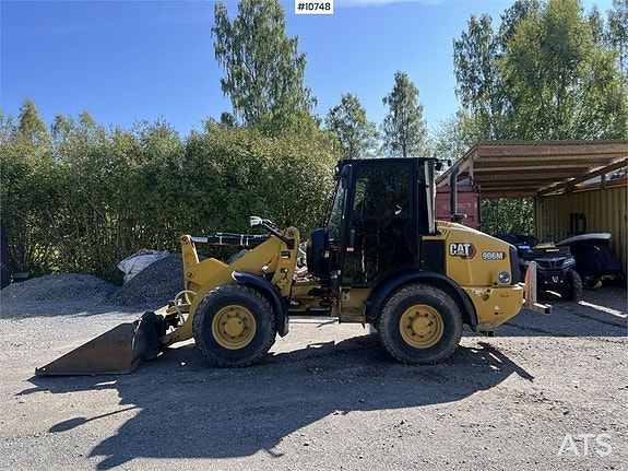 CAT 906M Hjullastare med flera redskap (645,000:- ex moms) 4 of 24