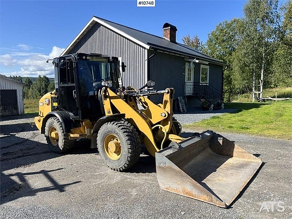 CAT 906M Hjullastare med flera redskap (645,000:- ex moms) 2 of 24