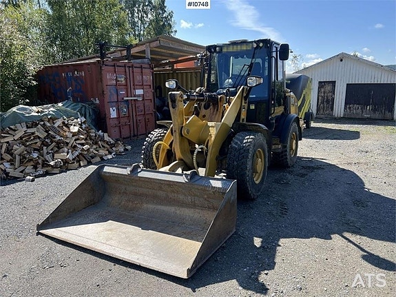 CAT 906M Hjullastare med flera redskap (645,000:- ex moms) 8 of 24