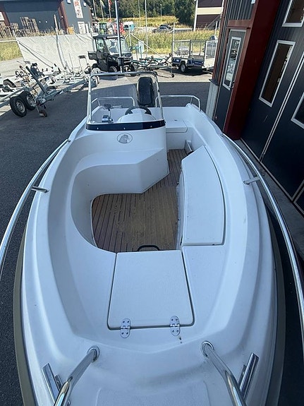 Uttern S46 Exclusive – Mercury 40 hk Fyrtakt – 2005 10 of 11