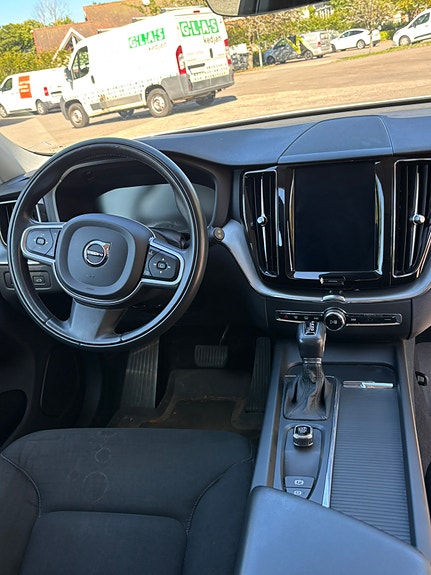 Volvo XC60 10 of 13
