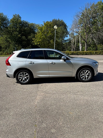 Volvo XC60 2 of 13
