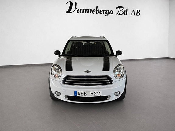 MINI Countryman One 2 of 6
