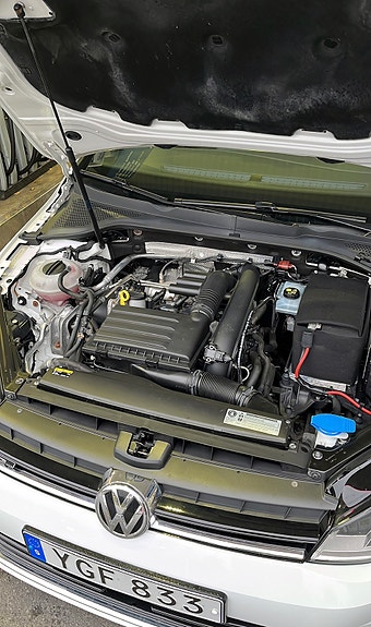 Volkswagen Golf VII 8 of 10