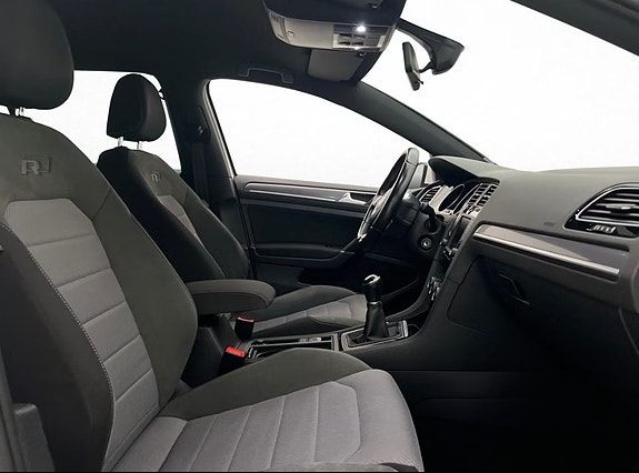 Volkswagen Golf VII 7 of 10