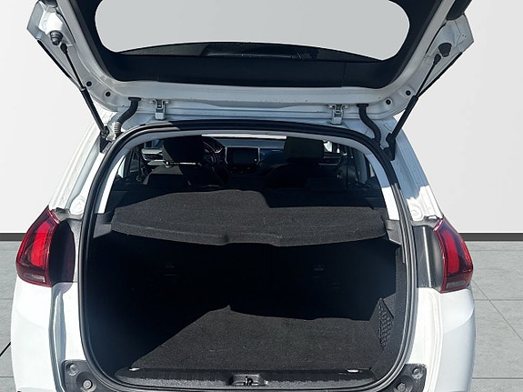 Peugeot 2008 7 of 13
