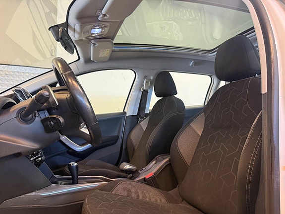 Peugeot 2008 10 of 13