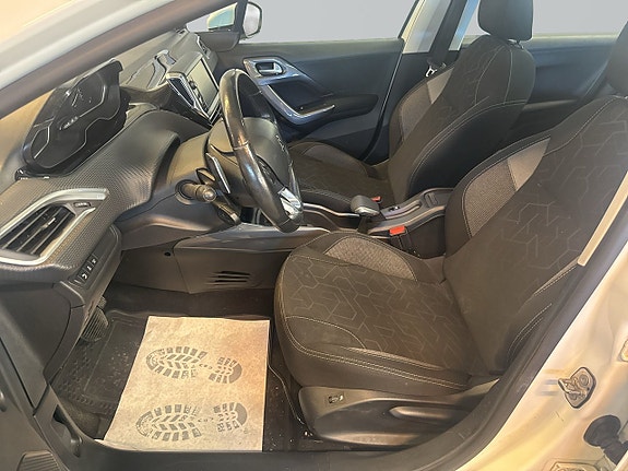 Peugeot 2008 5 of 13