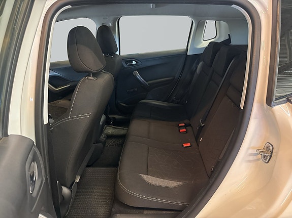 Peugeot 2008 6 of 13