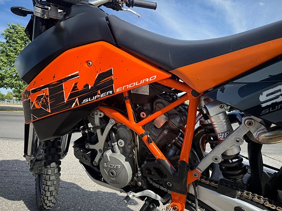 KTM 950 Superenduro 4 of 6
