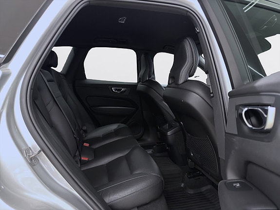Volvo XC60 10 of 19