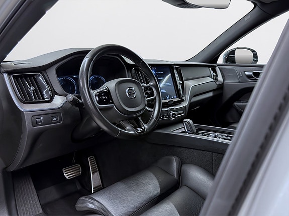 Volvo XC60 15 of 19