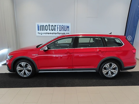 Volkswagen Passat Alltrack 2 of 26