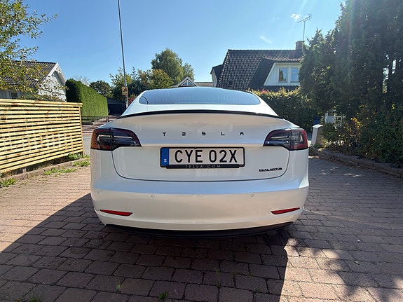 Tesla Model 3 5 of 8